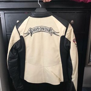 Leather Harley Davidson barely used Medium